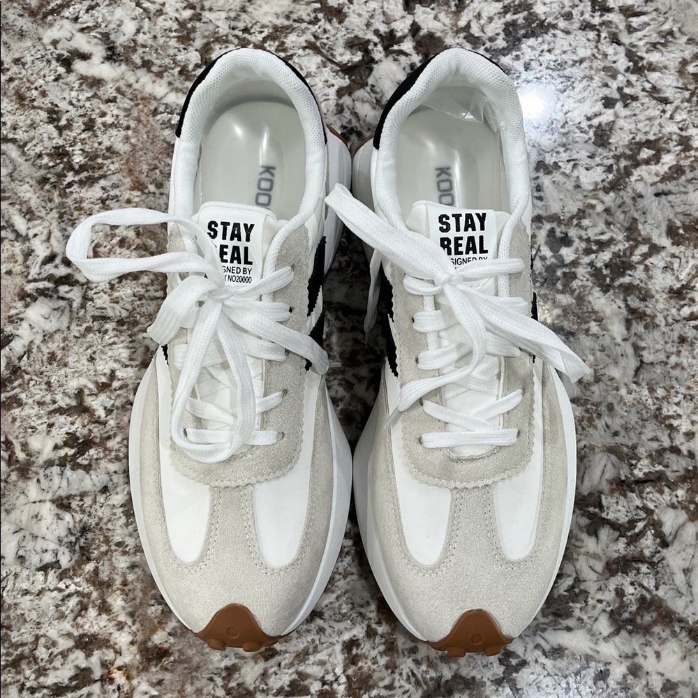 Women's White and Black Sneakers, New Without Tags - Picture 3 of 8